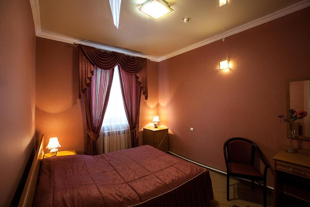 Dvoryanskoye Gnezdo Hotel Smolensk Bilik gambar