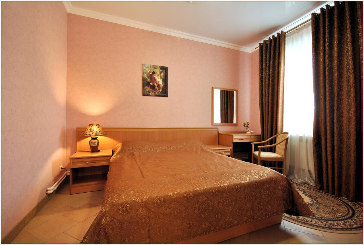 Dvoryanskoye Gnezdo Hotel Smolensk Luaran gambar